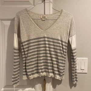 Label+Thread Vee Long Sleeve Top. Size XS.